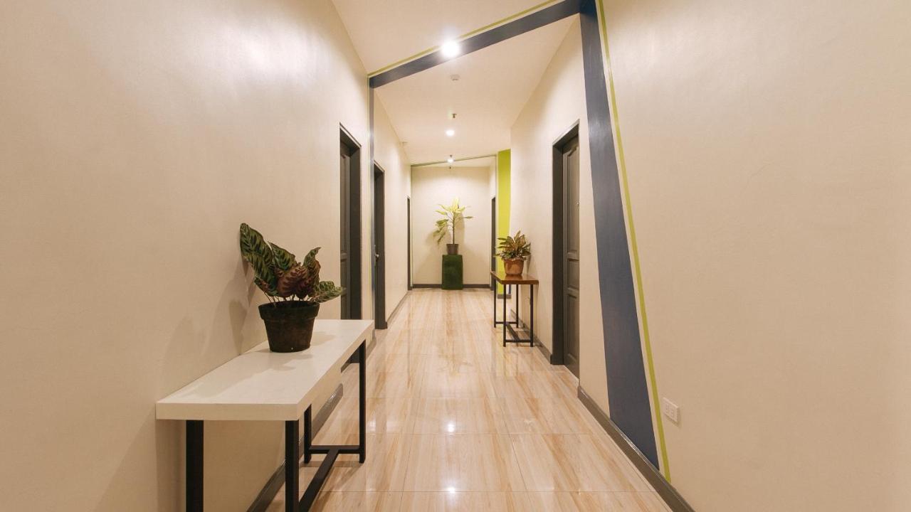 Urbanview At Lacson Street Bacolod City By Reddoorz Luaran gambar